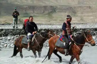 Voyage en train et à cheval
