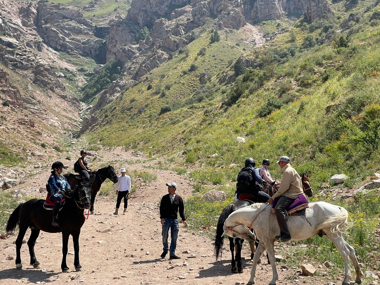 À cheval vers Nurata : immersion dans la vie de village ouzbek – Image 5